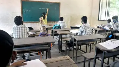 Corona काल में प्रिंसिपल ने जुटाए 40 लाख रुपये, 200 छात्रों की भरी फीस
