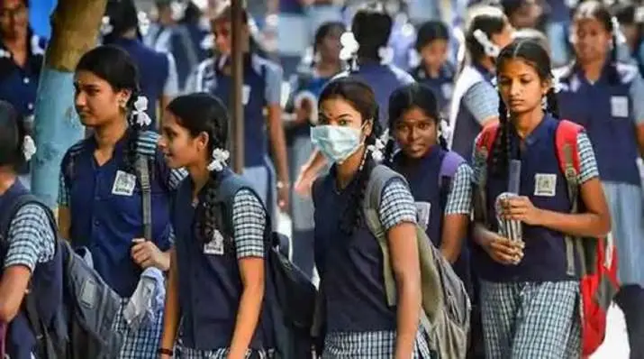 School Reopen in UP: आज से खुल जाएंगे स्कूल-कॉलेज, जानें किन गाइडलाइन के बीच शुरू होंगी क्लास