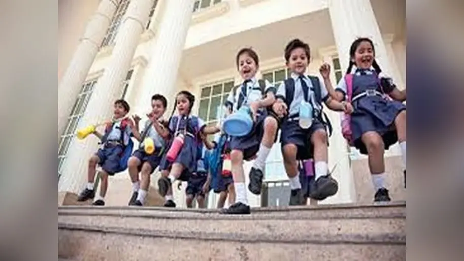 बिहार में सड़क किनारे खुले स्कूलों के लिए नयी गाइडलाइन, अब देना होगा इन बातों पर ध्यान