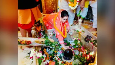 अपर्णा यादव ने काशी विश्वनाथ के किए दर्शन, कहा, मोदी है तो मुमकिन है, योगी है तो यकीन है…
