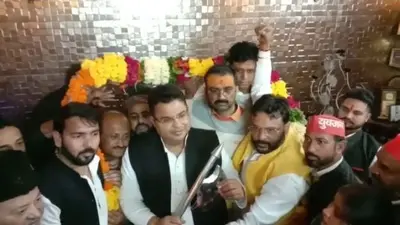 Agra News: पूर्व कैबिनेट मंत्री अभिषेक मिश्रा ने BJP पर बोला हमला, बताया धर्म के नाम पर बांटने वाली पार्टी