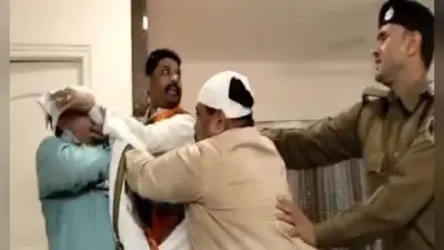 भारत जोड़ो यात्रा के दौरान मारपीट, अखिलेश सिंह के सामने हरमंदिर साहिब गुरद्वारा में भिड़े कांग्रेस कार्यकर्ता