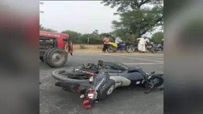 UP News : बरेली में छत से गिरकर गर्भवती महिला की मौत, ट्रैक्टर की टक्कर से बाइक सवार युवक की गई जान