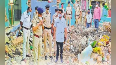 बिहार: मदरसा में बम विस्फोट के बाद पुलिस ने सर्विलांस पर डाला था इमाम का नंबर, शव को फेक भाग गया कार चालक