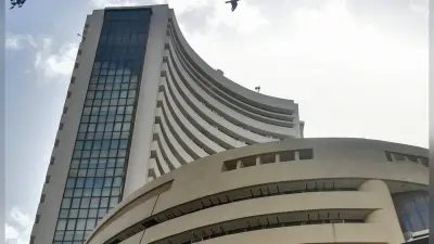 शेयर बाजार में उतार-चढ़ाव जारी, शुरुआती कारोबार में सेंसेक्स 301 अंक मजबूत, निफ्टी 14000 के पार