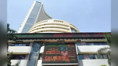Share Market: ग्लोबल संकेतों के बीच प्री-ओपनिंग में गिरा सेंसेक्स, फिर किया कम बैक, जानें अपडेट