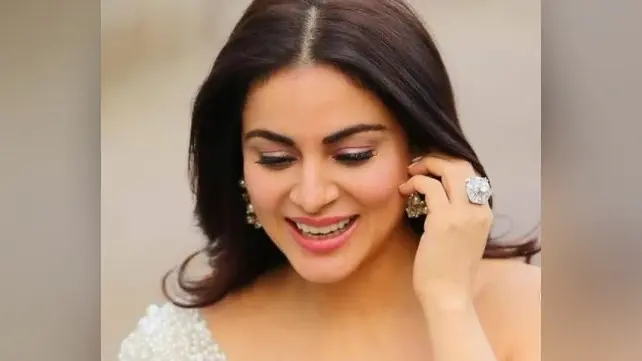 Kundali Bhagya की ‘प्रीता’ मोनोकिनी में दिखीं बेहद बोल्ड, होश उड़ा देगा श्रद्धा आर्या का ये अंदाज
