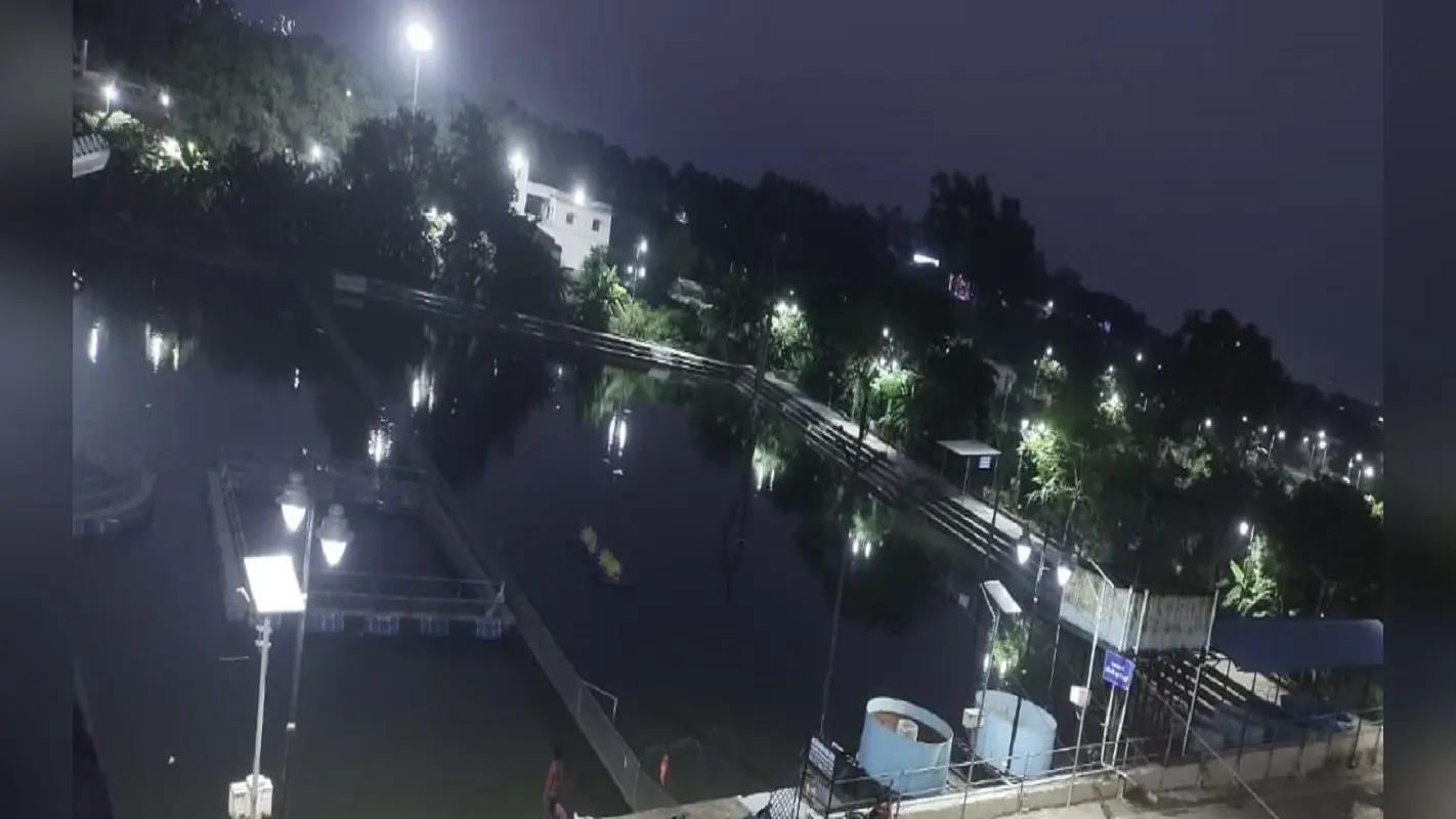 Chhath Puja 2022: महापर्व छठ पर दूधिया रोशनी से नहाया रांची का मत्स्य किसान प्रशिक्षण केंद्र