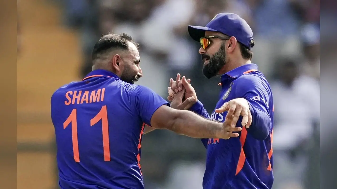 IND vs AUS: मोहम्मद सिराज और मोहम्मद शमी ने ऑस्ट्रेलिया को किया 188 पर ढेर, चटकाये 3-3 विकेट, देखें तस्वीरें