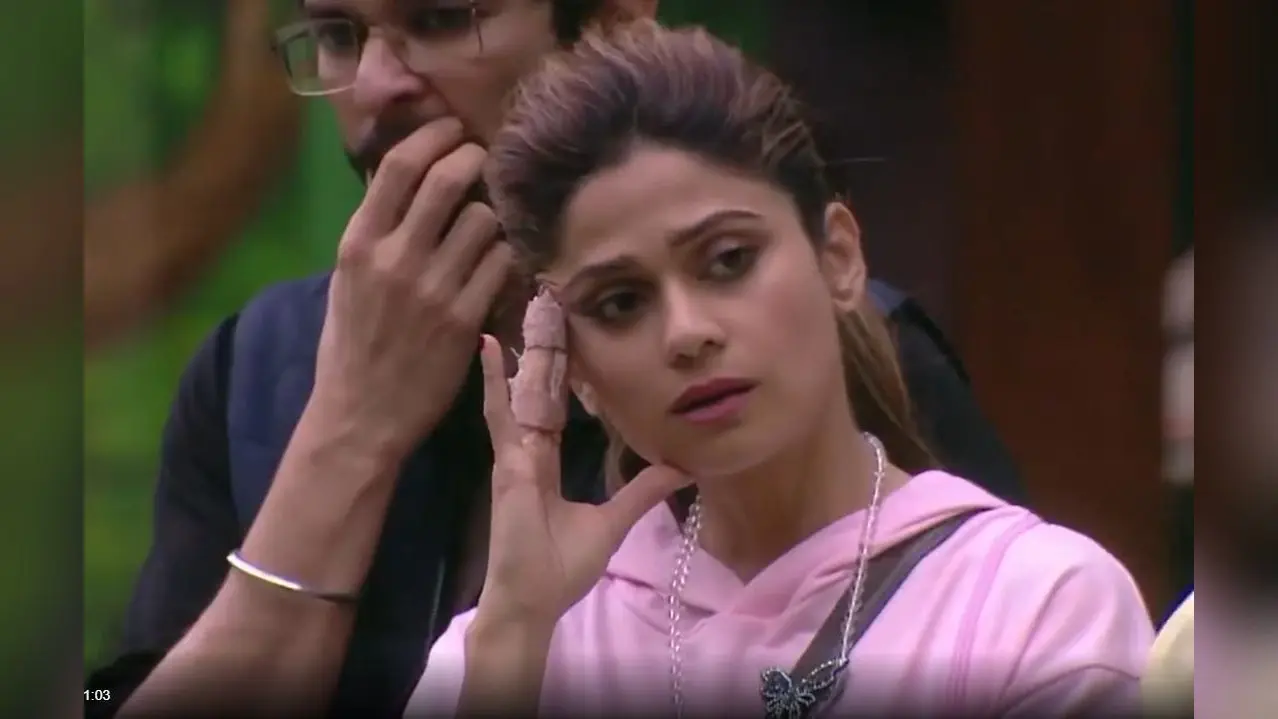 Bigg Boss OTT: अक्षरा सिंह के कमेंट पर घर में घमासान, शमिता शेट्टी ने भोजपुरी एक्ट्रेस को सुनाई खरी-खोटी