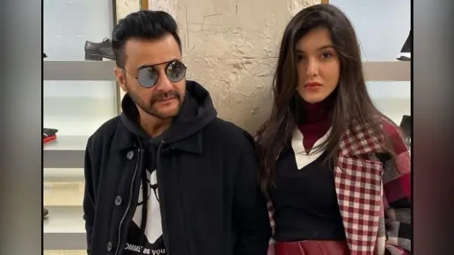 Shanaya Kapoor की दिलकश अदाओं पर फिदा हुए फैंस, कमेंट करने से खुद को रोक नहीं पाईं नव्या