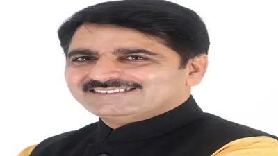 Gujarat Election 2022: शंकर चौधरी ने 27 साल की उम्र में लड़ा था विधानसभा चुनाव, ऐसा रहा है सियासी सफर