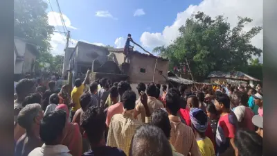 Bengal News: शांतिनिकेतन से लापता बच्चे का शव पड़ोसी के घर से मिला,भीड़ ने लगाई आग, इलाके में तनाव