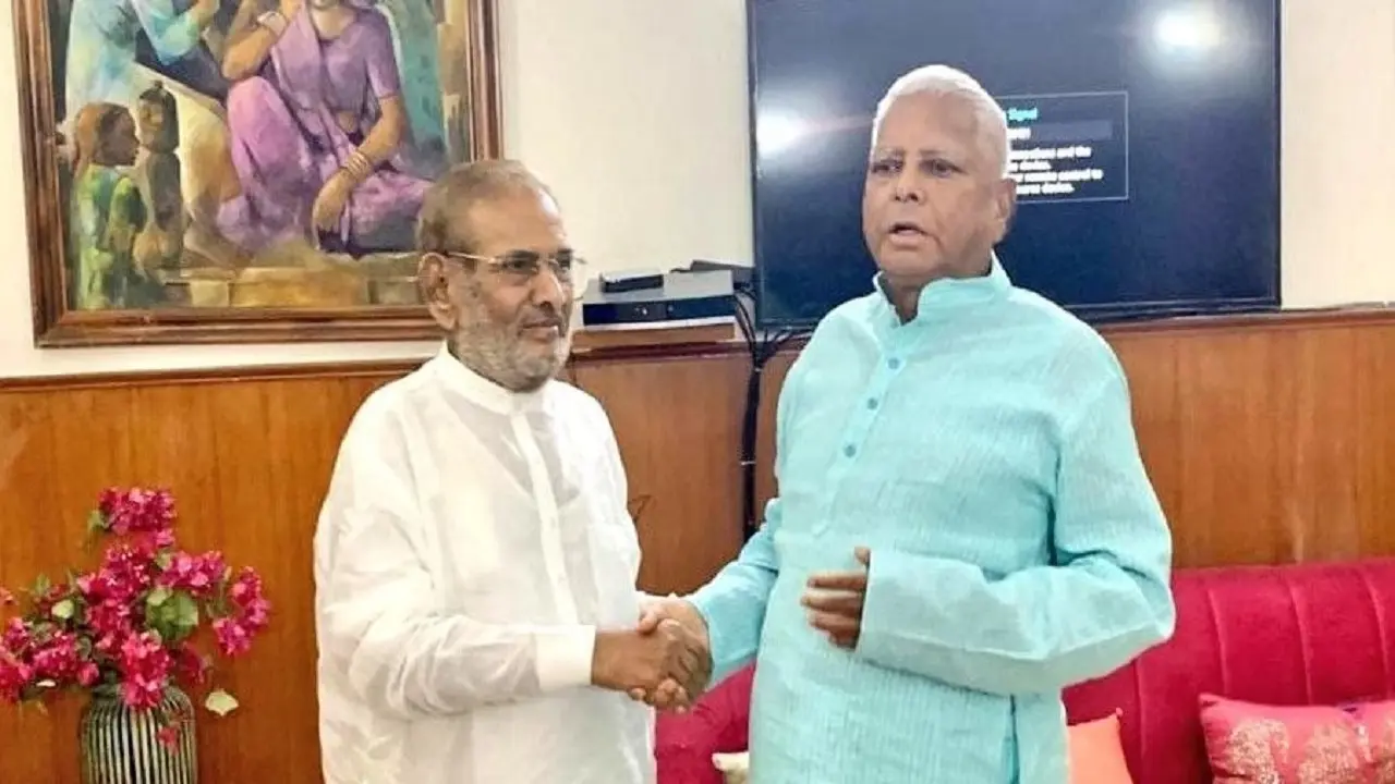 शरद यादव राजद में अपनी पार्टी का करेंगे विलय, अदालत दे चुकी है सरकारी बंगला खाली कराने का निर्देश