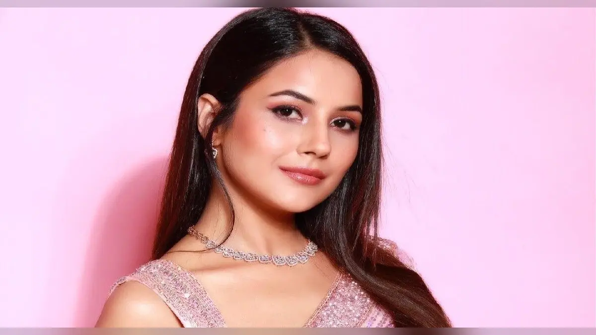 Shehnaaz Gill: इस एक्टर की आंखों में खोई दिखी शहनाज गिल, बोली- इतना हैंडसम मुंडा हो तो…