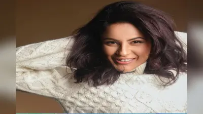 Shehnaaz Gill की आंखों की खूबसूरती पर फिदा हुए फैंस, कोरसेट पैंट सूट में बेहद ग्लैमरस दिखीं सना