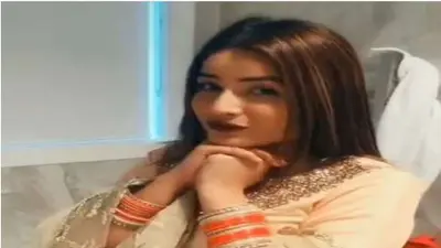 Shehnaaz Gill को देखकर बुरी तरह रोने लगी फैन, एक्ट्रेस ने गले लगाकर कराया चुप, दिया ये खास तोहफा…VIDEO