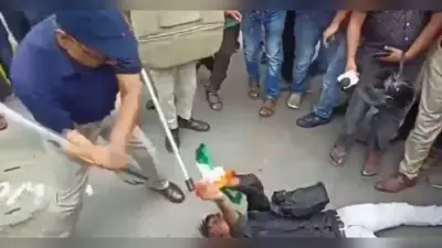 शिक्षक अभ्यर्थियों पर लाठीचार्ज करने वाले अधिकारी को Congress ने बाहरी बताया, BJP पर कसा तंज