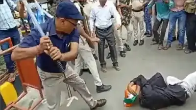 मायागंज अस्पताल के जूनियर डॉक्टरों ने किया प्रर्दशन, मंगलवार को भी आंदोलन करने की दी चेतावनी