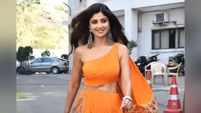 कोरोना से बचने के लिए शिल्पा शेट्टी ने बनवाई डिजाइनर फेस शील्ड, वायरल हो रहा Video