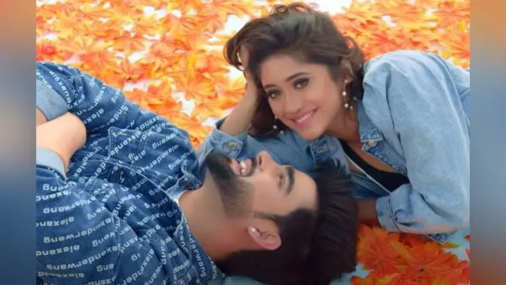 Kismat Teri Song: ये रिश्ता क्या कहलाता है कि ‘नायरा’ ने बॉयफ्रेंड की बजाई बैंड, देखें शिवांगी जोशी का नया म्यूजिक VIDEO