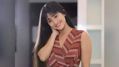 Yeh Rishta Kya Kehlata Hai फेम नायरा का मिनटों में बदल गया लुक, फैंस बोले- आपको जादू आता है क्या, VIDEO