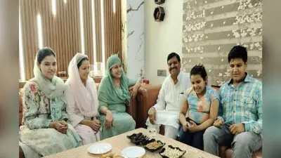 कानपुर: सपा विधायक इरफान के घर पहुंचे शिवपाल यादव, बोले- गलत तरीके से फंसाया गया, पार्टी हर संभव लड़ेगी लड़ाई