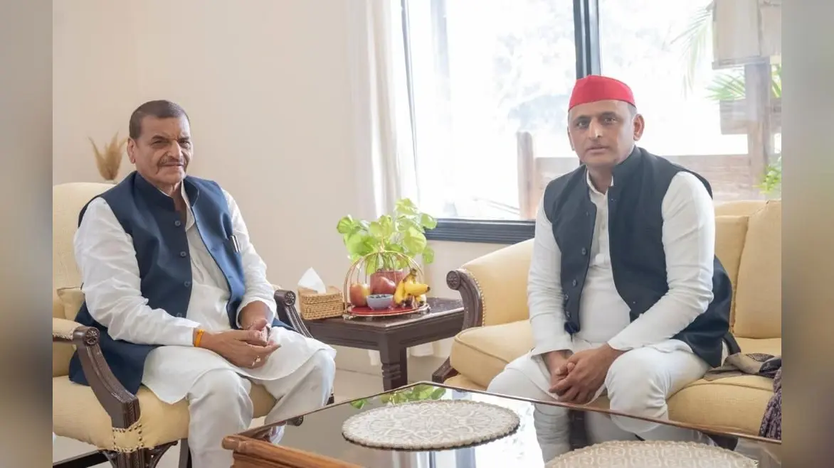UP Budget Session 2023: अखिलेश यादव के बगल में बैठेंगे चाचा शिवपाल, इन्हें मिली आजम खान की सीट