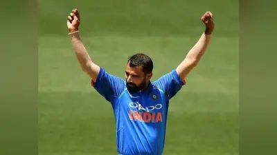 प्रवासी मजदूरों के लिए मदद को आगे आए मोहम्मद शमी, मजदूरों के बीच बांटें खाना और पानी