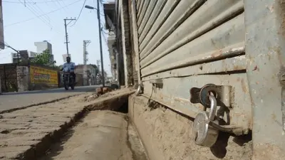 सोनू सूद फ्री में सिल रहे लोगों के कपड़े, यकीन ना हो तो देखिए सोशल मीडिया पर वायरल ये VIDEO