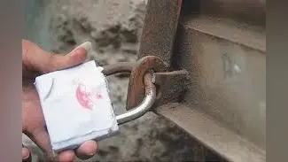 नियम पालन नहीं करने पर नौ दुकानें हुई सील