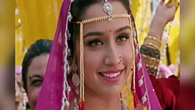 Shraddha Kapoor करने जा रही हैं शादी, मौसी Padmini Kolhapure ने कहा खबर मिल जाएगी