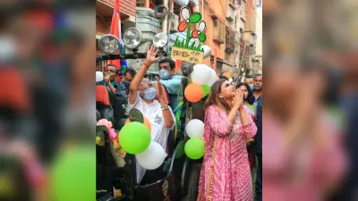 वोटों की गिनती के बीच कोलकाता के इस काउंटिंग सेंटर के भीतर गूंजा ‘जय बांग्ला’ और ‘Khela Hobe’ का नारा