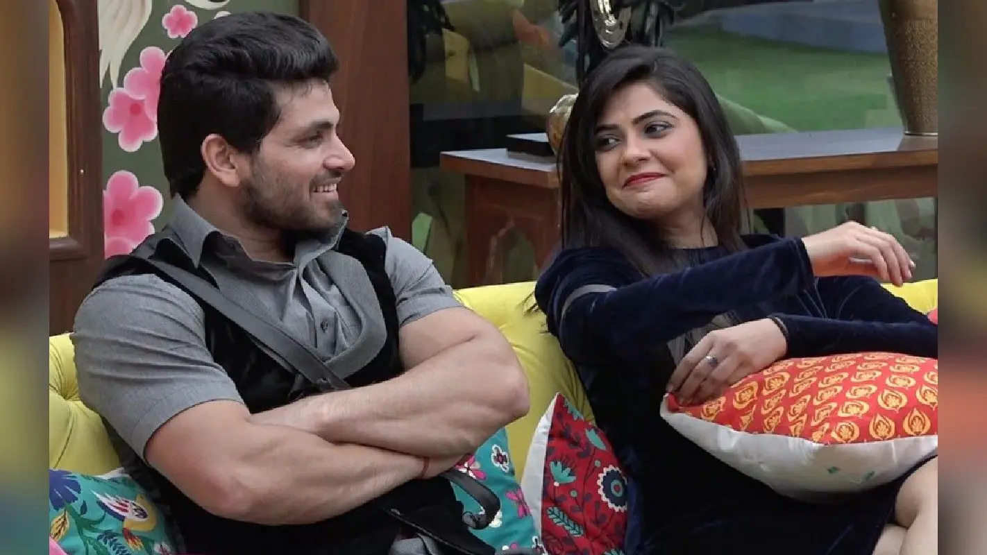 Bigg Boss 16: शिव ठाकरे ने अपनी ‘मंडली’ को दिखाया एक्स गर्लफ्रेंड के नाम का टैटू, मां ने दिया ऐसा रिएक्शन