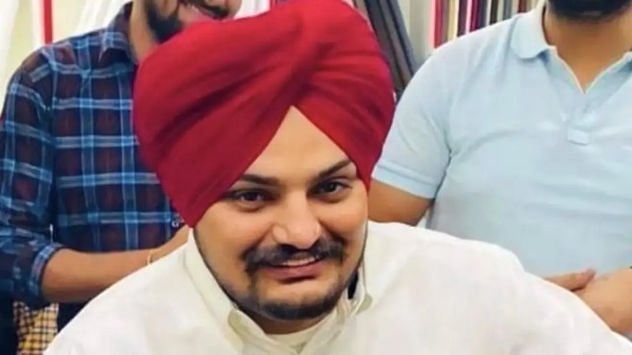 Sidhu Moosewala: सिद्धू मूसेवाला की गोलियों से छलनी कार परिवार को मिली, पिता ने मांगा पिस्टल का लाइसेंस