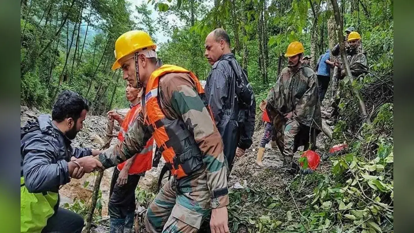 Sikkim: उत्तर सिक्किम में फंसे सभी पर्यटक सुरक्षित, अब जारी नहीं किया जाएगा नया परमिट