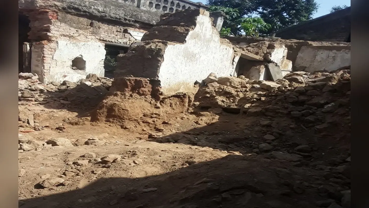 झारखंड का एक गांव, जहां पीतल के 3 घड़ों से निकले चांदी के सिक्के, ग्रामीणों ने लूटे
