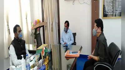Covid-19 : सोशल डिस्टेंसिंग के साथ कृषि कार्य में लाये तेजी, सिमडेगा DC ने अधिकारियों को दिये कई निर्देश