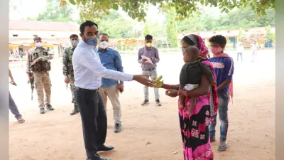 सिमडेगा में ‘सरकार आपके द्वार’ कार्यक्रम शुरु, DC ने निर्धारित समय में मामलों के निबटारा का दिया निर्देश