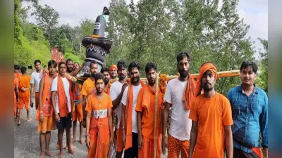 Sawan 2022: शिवालयों में श्रद्धालुओं का उमड़ा जनसैलाब, बोल बम के जयघोष से शिवमय हुआ इलाका, देखें Pics