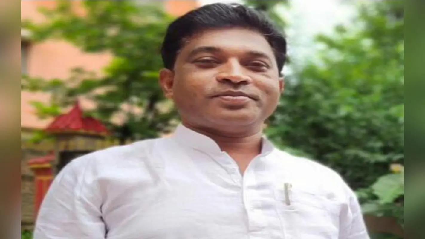 सिमडेगा के कांग्रेस विधायक भूषण बाड़ा पर लगा धर्मांतरण के लिए दबाव बनाने का आरोप, विधायक ने किया इनकार