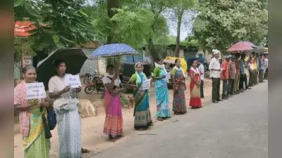 मणिपुर हिंसा का विरोध : सिमडेगा में ईसाई कैथोलिक समाज ने बनायी 75 किमी मानव शृंखला