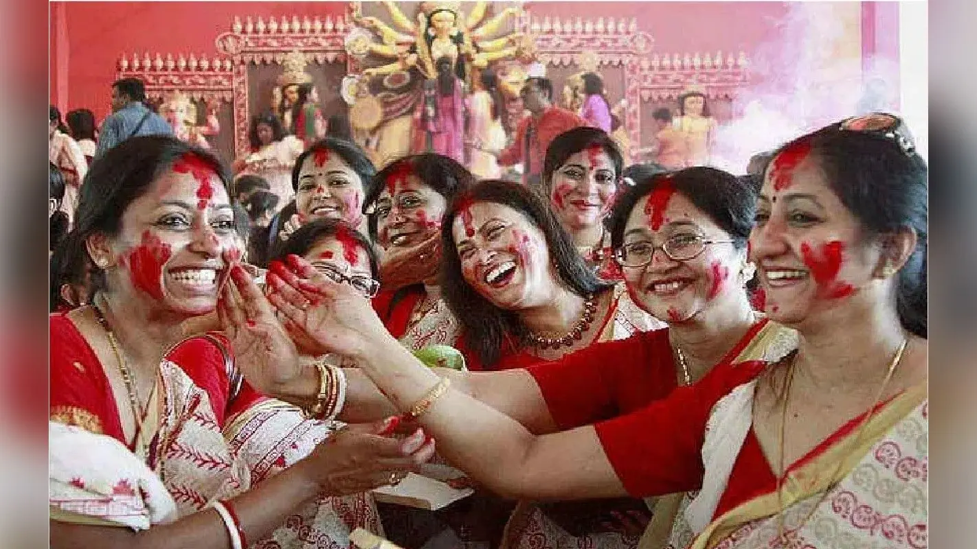 Durga puja 2022 : आज महादशमी पर सिंदूर खेला के साथ होगी मां दुर्गा की विदाई