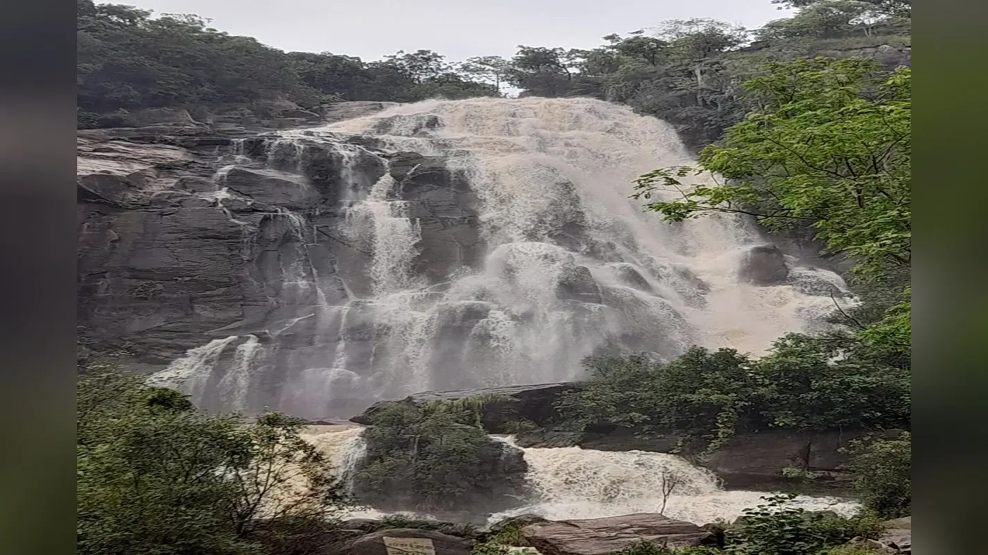 Jharkhand News : बारिश से निखरा जोन्हा, हुंडरू एवं सीता फॉल का सौंदर्य, देखते रह जाएंगे, बरतें ये सावधानी