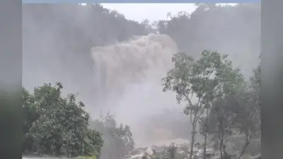 PHOTOS:भारी बारिश से निखरा रांची के सीता फॉल का सौंदर्य, माता सीता व लक्ष्मण के साथ यहां रुके थे भगवान श्रीराम