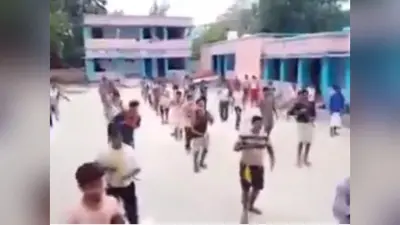 बिहार : सीवान के कोरेंटिन सेंटर में प्रवासियों ने ‘संदेशे आते हैं’ पर किया जमकर डांस, वीडियो हो रहा है वायरल
