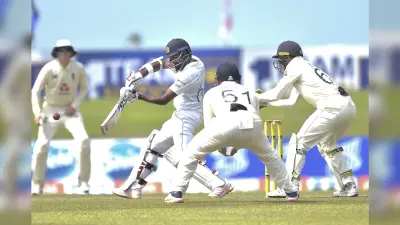 ENG vs SL : श्रीलंकाई विकेट कीपर निरोशन डिकवेला ने साथी खिलाड़ी को जड़ा थप्पड़, सहवाग ने लिये ऐसे मजे