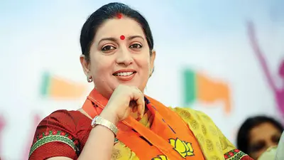 Tirath Singh Rawat Comment : ‘‘फटी जींस” वाले बयान पर भड़कीं स्मृति ईरानी, तीरथ सिंह रावत को सुना दी खरी-खोटी
