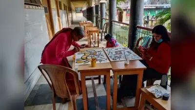 Sohrai Painting : झारखंड के बोकारो में रंग अविरल में कलाकारों ने बिखेरे सोहराई के रंग, धनबाद आर्ट फेयर में प्रदर्शित होंगी ये कलाकृतियां