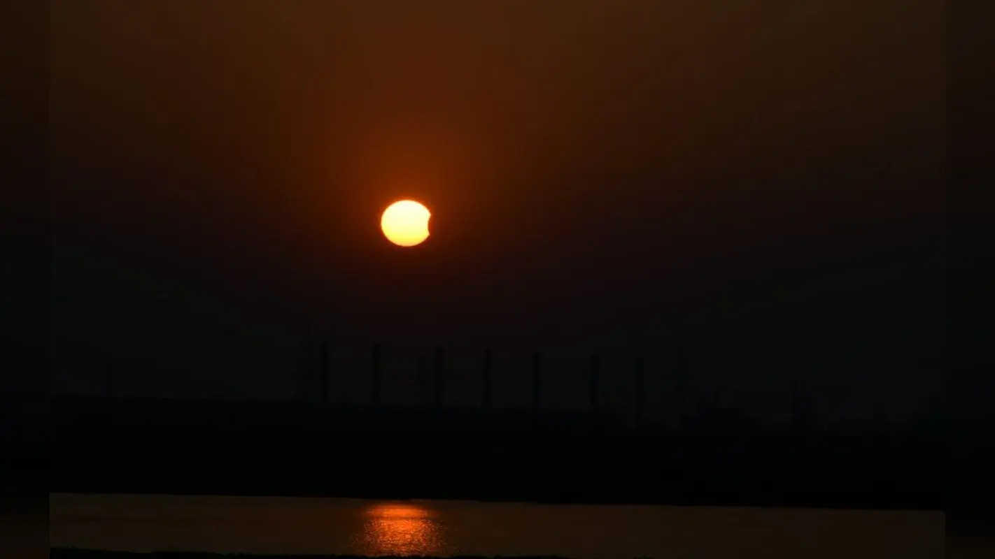 Solar Eclipse in Jharkhand: सूर्यास्त के साथ ही सूर्यग्रहण खत्म, बोकारो में मंदिरों के कपाट रहे बंद